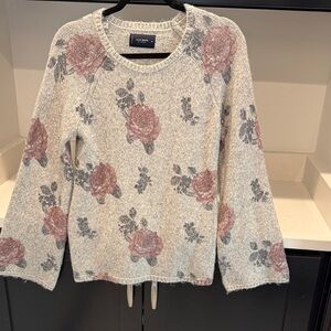 Lucky Brand Gray & Pink Floral Rose Knit Bell Sleeve Pullover Sweater. Size M